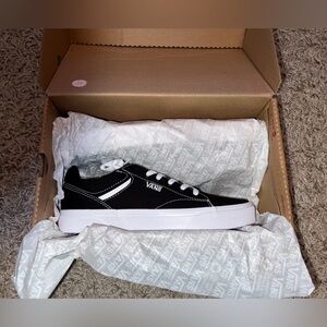 NIB!! Vans Seldan Shoes - Women’s Sz 9